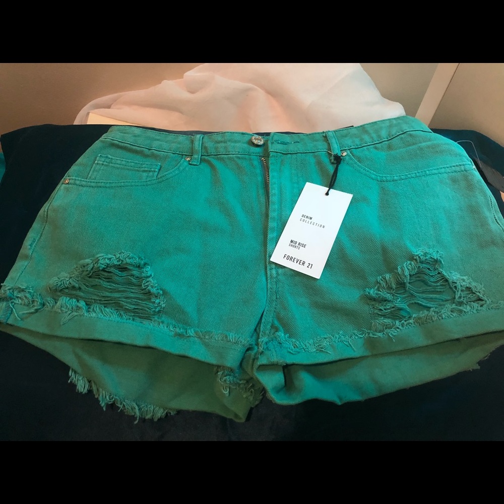 Mid Rise Denim Shorts !